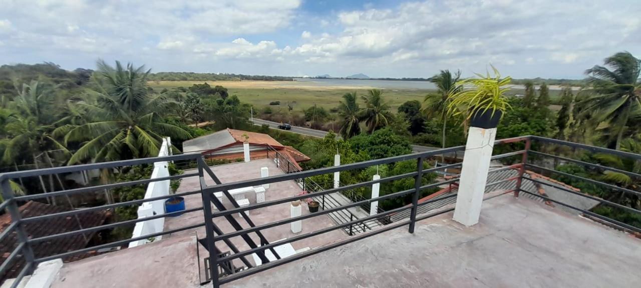 Lake Edge Resort Anuradhapura Zewnętrze zdjęcie