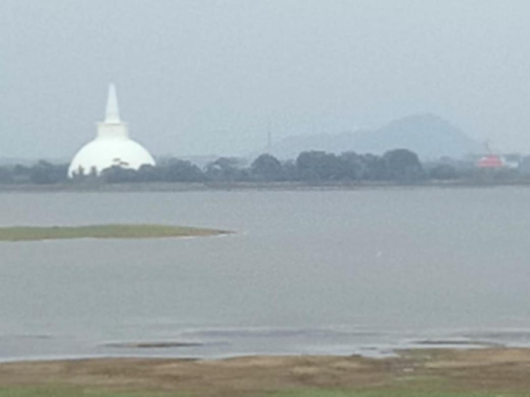 Lake Edge Resort Anuradhapura Zewnętrze zdjęcie