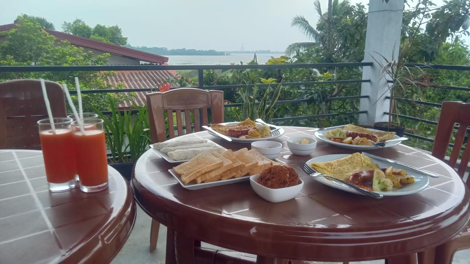 Lake Edge Resort Anuradhapura Zewnętrze zdjęcie