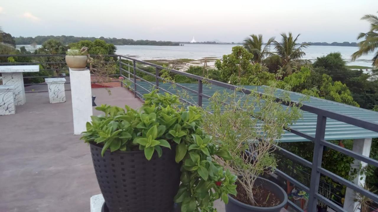 Lake Edge Resort Anuradhapura Zewnętrze zdjęcie