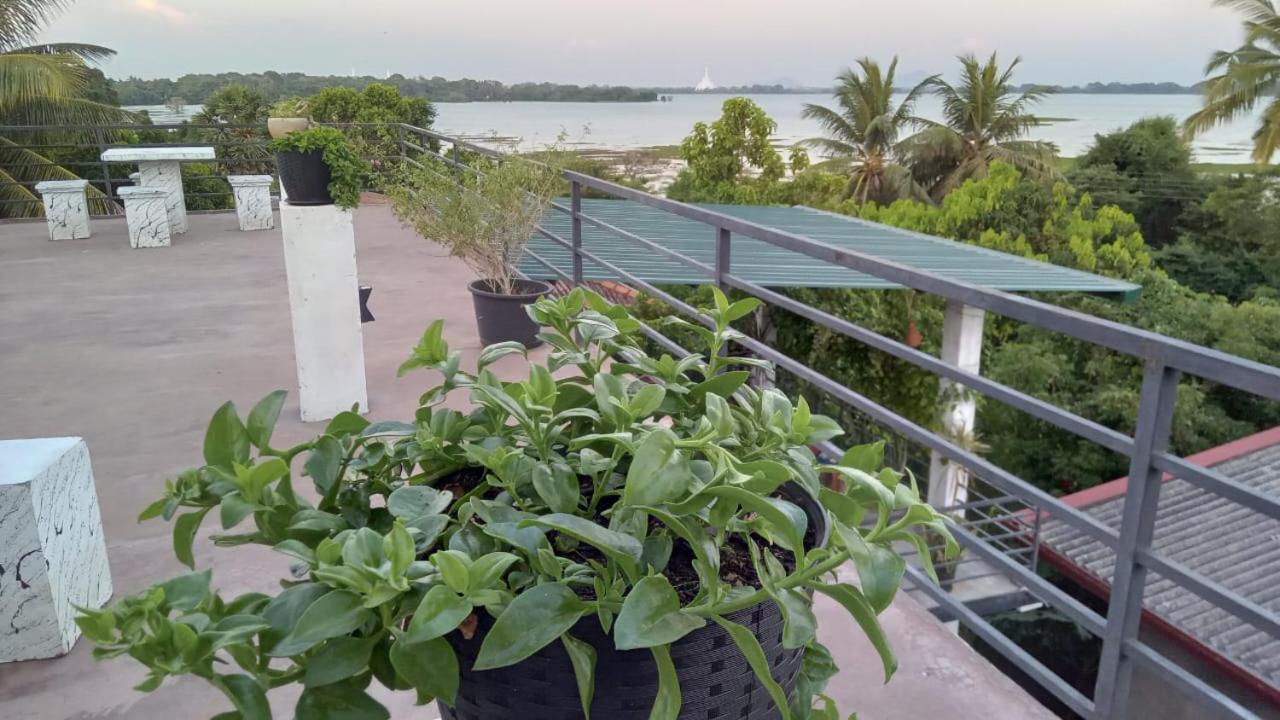 Lake Edge Resort Anuradhapura Zewnętrze zdjęcie