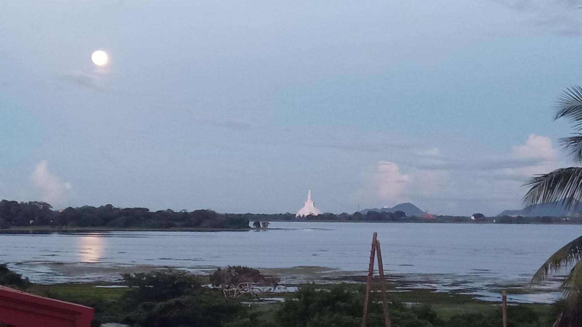 Lake Edge Resort Anuradhapura Zewnętrze zdjęcie