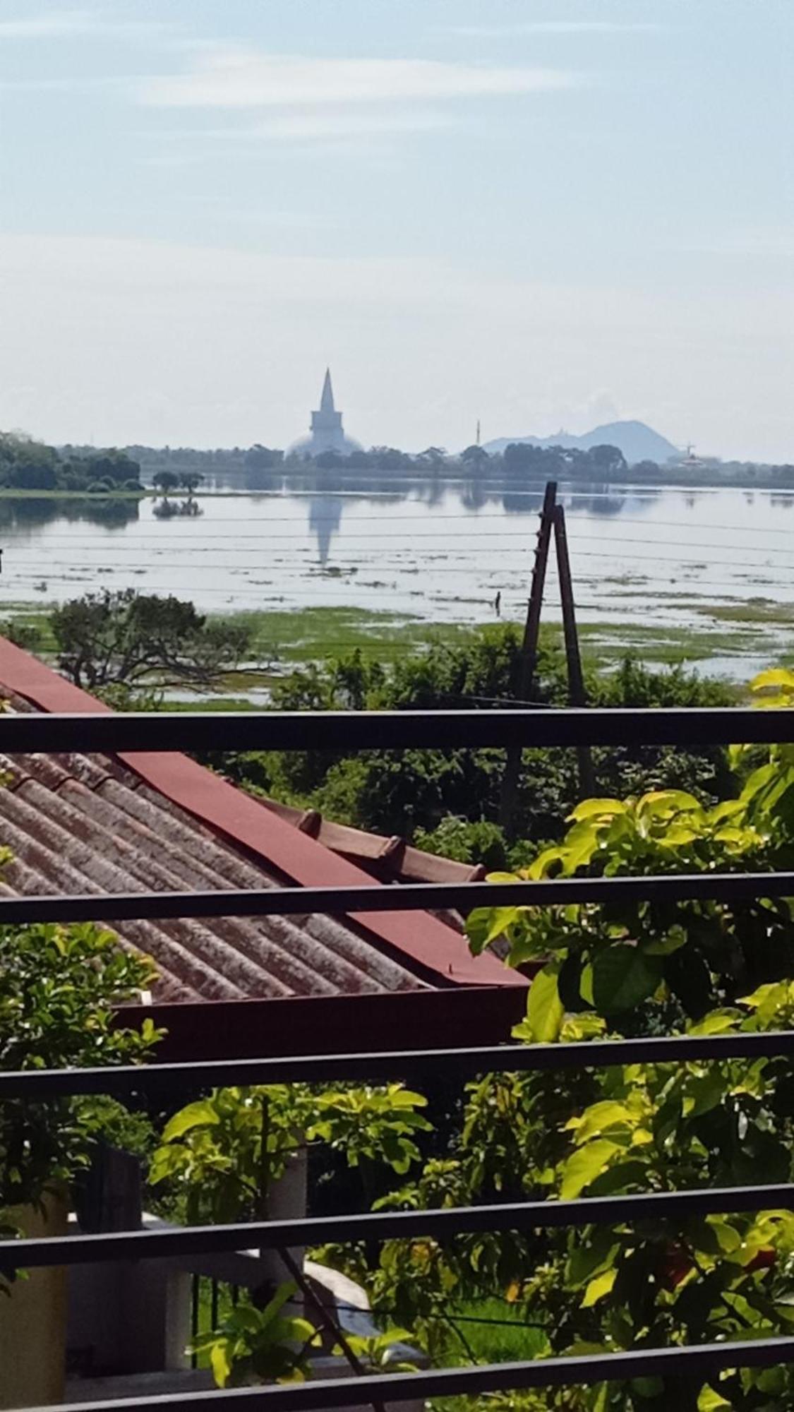 Lake Edge Resort Anuradhapura Zewnętrze zdjęcie